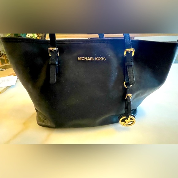 Black Michael Kors tote purse - Picture 1 of 2